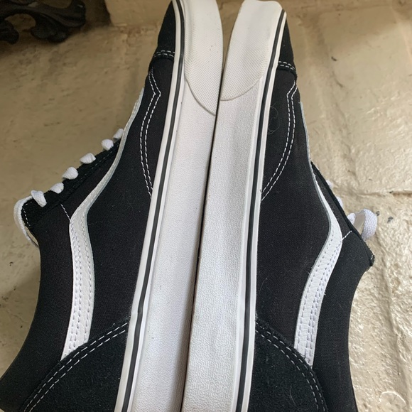 Black Men’s Vans Size 11 - Picture 4 of 5
